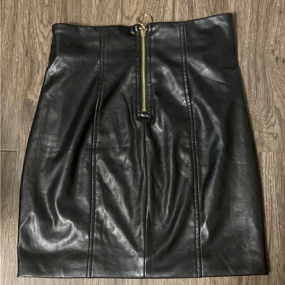 High waisted leather skirt - size 2 GUESS BY MARCIANO - Picture 8 of 8
